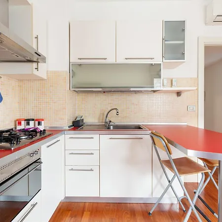 Zara Cozy With Balcony - 250m From M5 Istria Апартаменты Милан