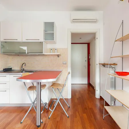 Zara Cozy With Balcony - 250m From M5 Istria * Милан