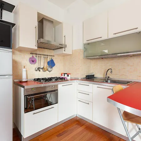 Zara Cozy With Balcony - 250m From M5 Istria * Милан